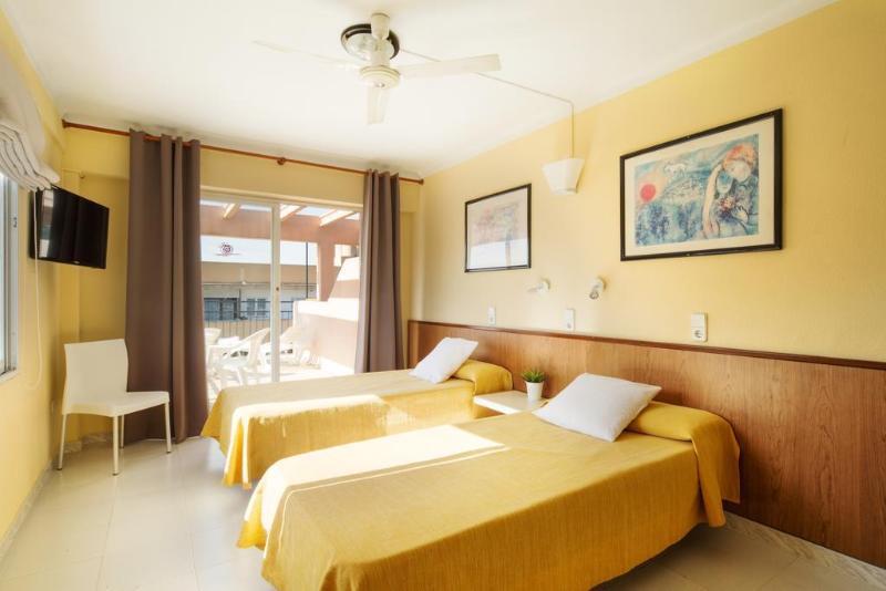 Hostel Hsr Gil (Adults Only) Palma Nova  Zewnętrze zdjęcie